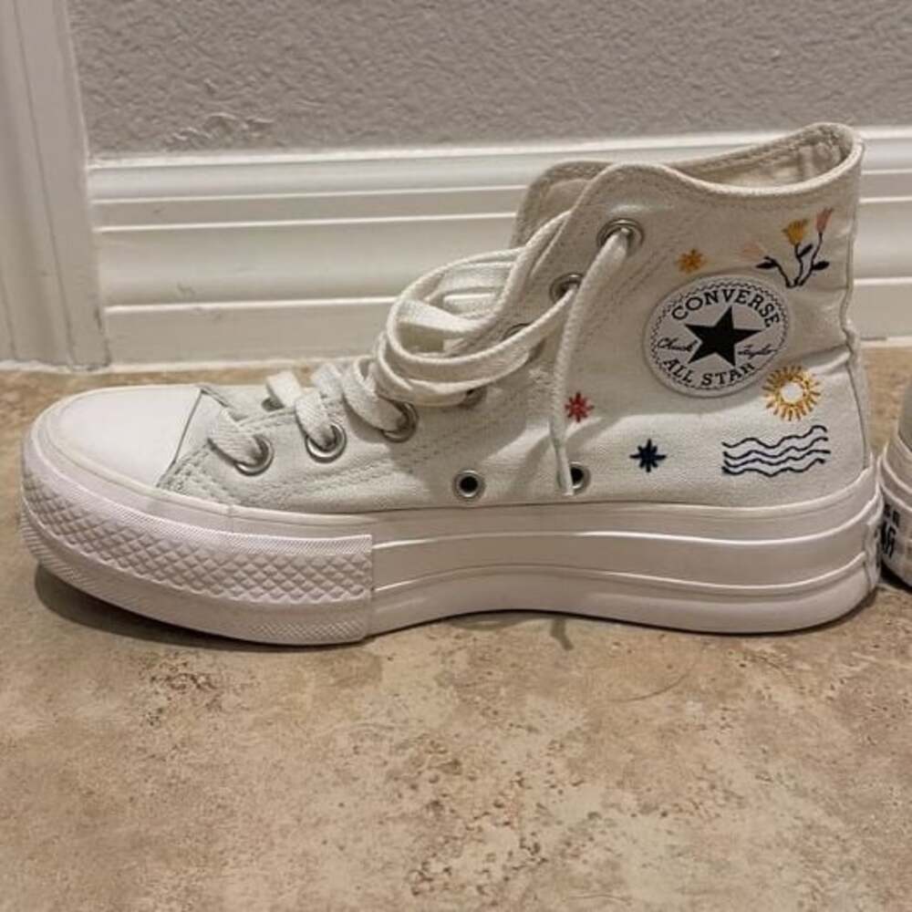 Converse Chuck Taylor All Star Lift Platform High 'It's Okay To Wander' Sneakers - Picture 8 of 9